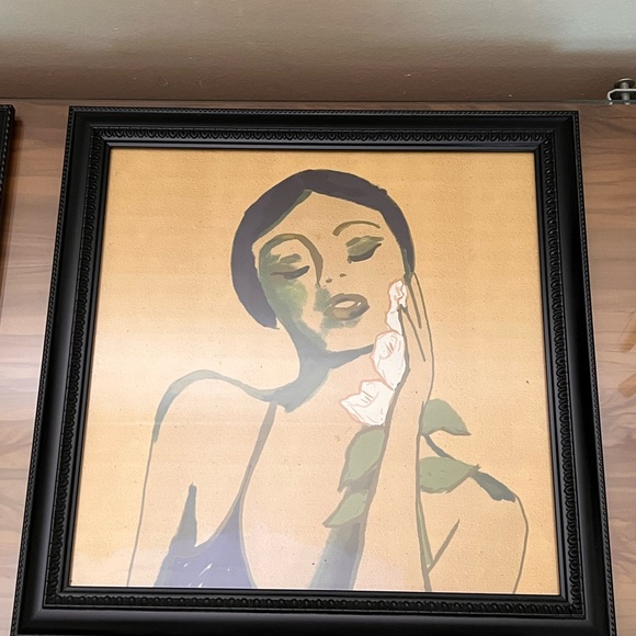 Set of Two Drew Barrymore Flower Home pictures of ladies - Picture 3 of 4